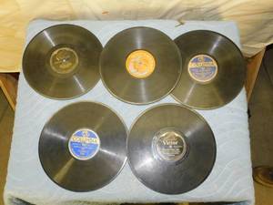 lot 111 image: Vintage Vinyl