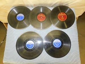 lot 113 image: Vintage Vinyl