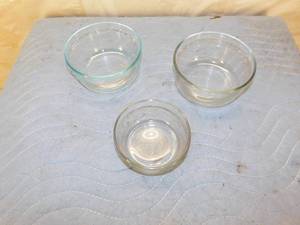 lot 127 image: 3 Pyrex Bowls