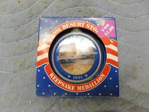 lot 139 image: 1991 Ceramic Desert Storm Madallion
