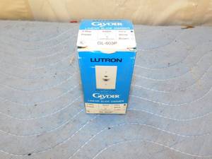 lot 146 image: New Lutron Glyder Linear Dimmer Switch