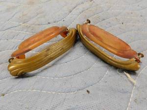 lot 156 image: Antique Bake-a-lite Handles