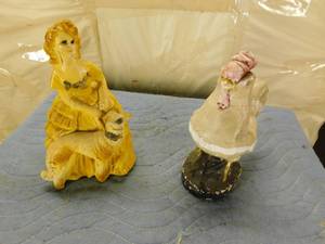 lot 160 image: 2 Vintage Carnival Chalkware Figurines