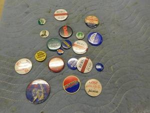 lot 170 image: 18 Vintage Pin Back Buttons