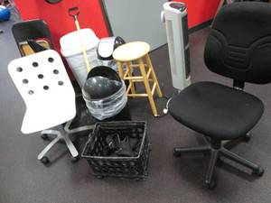 lot 88 image: Garbage Cans, Chairs, Heater, & Wei...