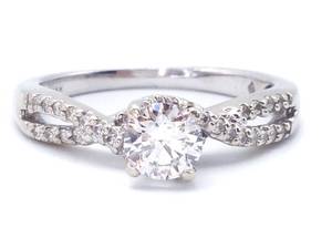 lot 26 image: Gorgeous Criss Cross Diamond Wedding Set in 14k White Gold $3275