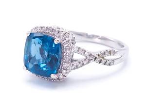 lot 34 image: Breathtaking Sapphire and Diamond Estate Ring in White Gold