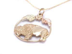 lot 48 image: Buffalo Black Hills Gold Estate Necklace