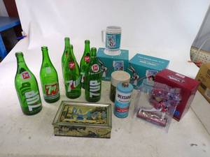 Nice Lot of Collectibles 7up, Looney Tunes, & More