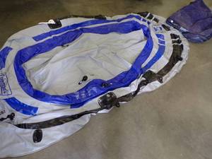Coleman Inflatable Raft, Consignor state holds air, Queen Air materes unsure on air mattress