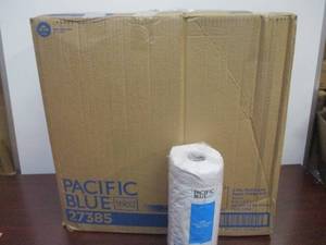 lot 9 image: Paper Towels