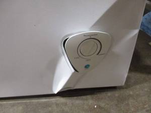 lot 52 image: Chest Freezer