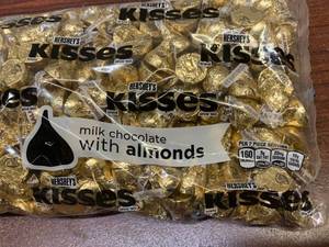 lot 41 image: Hersheys Kisses with Almonds