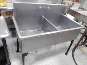 lot 220 image: Stainless Twin Sink.