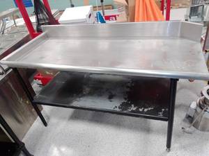 lot 221 image: Stainless Dishwashing Table.
