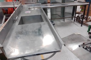 lot 223 image: L Shape Stainless Dish Washing Station