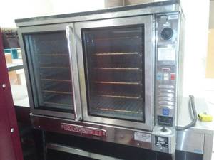 lot 189 image: 3 phase BLODGETT Vulcan Commercial Range.