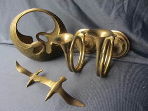 lot 276 image: Swan Basket, Sconces