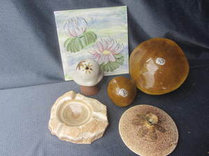 lot 294 image: Tile, Mushrooms, Ashtray