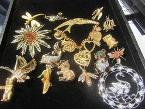 lot 205 image: Costume Jewelry