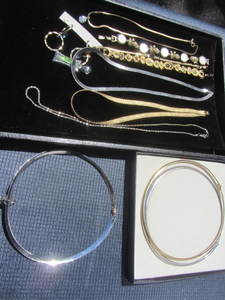 lot 209 image: Costume Jewelry