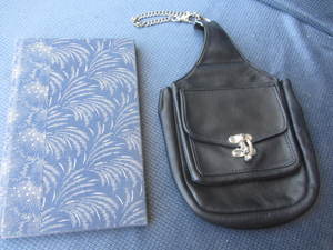 lot 226 image: Leather Purse, Journal