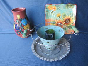 lot 245 image: Sunflower Tray, Wire Basket