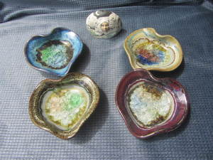 lot 144 image: Pottery Hearts