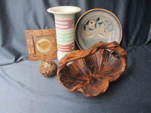 lot 148 image: Wood Frame & Bowl, Vase