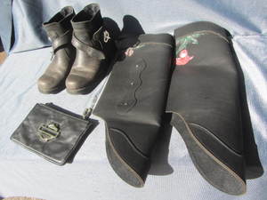 lot 102 image: HD Purse, Half Chaps, Boots