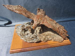 lot 3 image: Eagle Sculpture