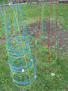 lot 70 image: Tomato Cages