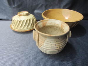 lot 23 image: Hand Thrown Pottery