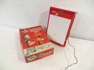 VINTAGE Mickey Mouse Club Electric Drawing Set