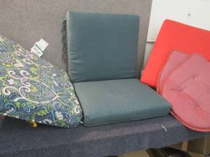 lot 27 image: 5 Assorted Cushions...
