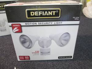 lot 49 image: Defiant 110-Degree White Motion Act...