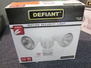 lot 51 image: Defiant 180 Degree White Motion-Sen...
