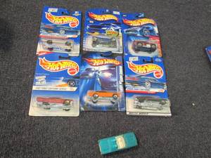 lot 85 image: 7 Assorted Hot Wheels...