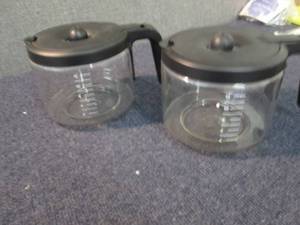 lot 117 image: 2 -12 Cup Coffee Carafes ZZ3...