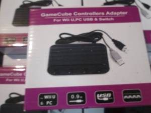 lot 135 image: 5 Game Cube Controller Adapters ZZ3...