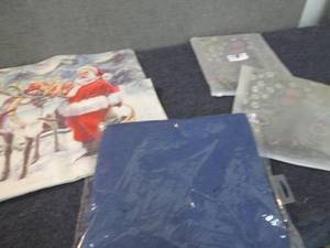 lot 162 image: 4 Assorted Pillow Covers ZZ3...