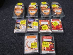lot 222 image: 10 Packs Scented Wax Melts...