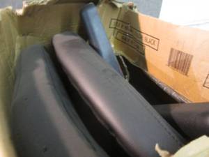 lot 259 image: Hodedah Black PU Leather Mid Back O...