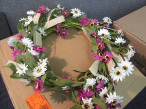 lot 263 image: 22 inch Sunflower Wreath open box R...