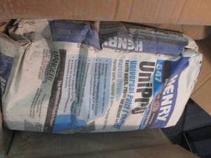 lot 302 image: Henry 547 25 lbs. Universal Patch a...