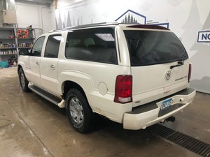2004 Cadillac Escalade AWD -No Reserve-