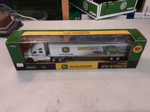 Ertl 164 Scale John Deere Semi With Trailer
