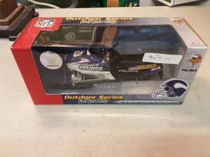 Ertl Vikings 118 Scale Polaris Snowmobile