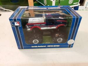 Twins Fleer Ford F-350 Monster Truck 132 Scale