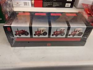 Ertl 66 Series 1   4-Tractor Set Unopened